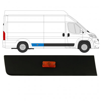 FIAT DUCATO 2018- HEAVY REAR MOULDING TRIM WITH LAMP / RIGHT