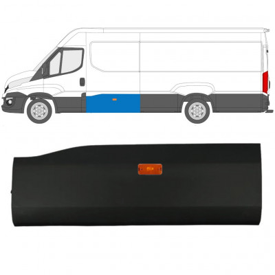 IVECO DAILY 2014- LWB MOULDING TRIM PANEL WITH LAMP / LEFT