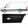 Rear wing side trim